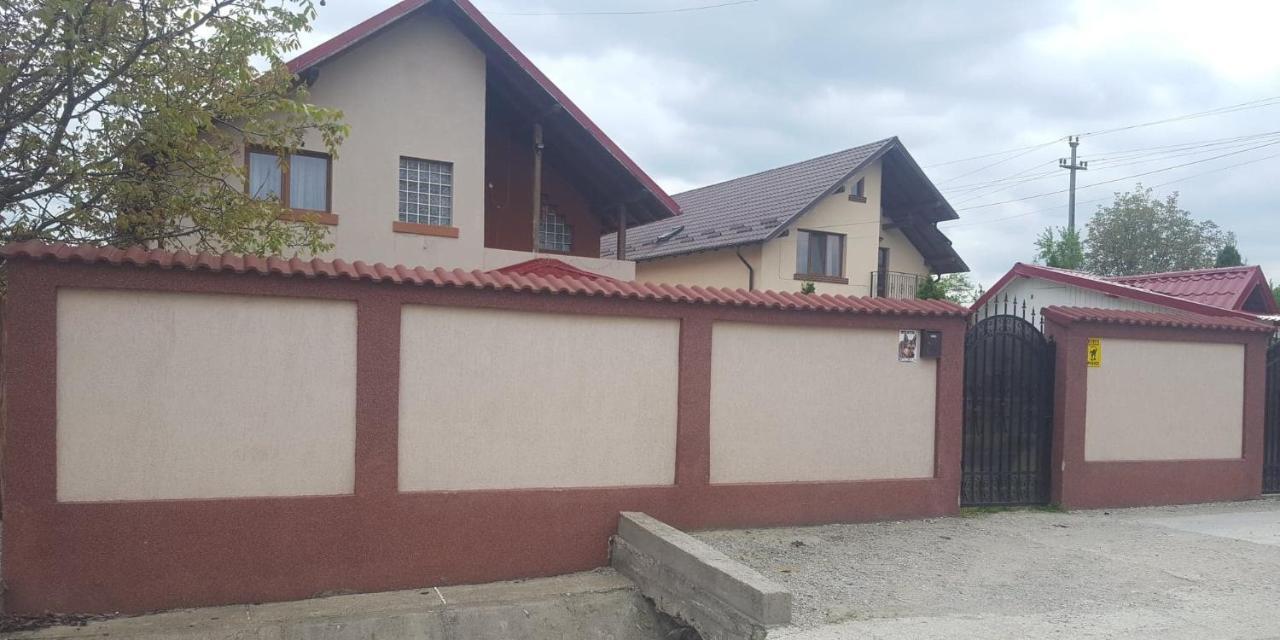 Vila De Vacanta Curtea De Arges Curtea de Argeş Exterior foto